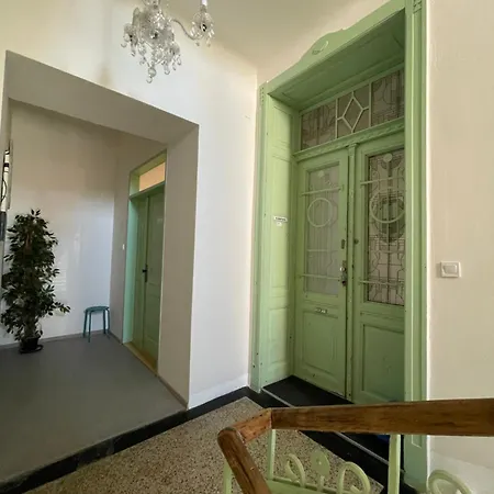 Vintage Center Апартаменти *